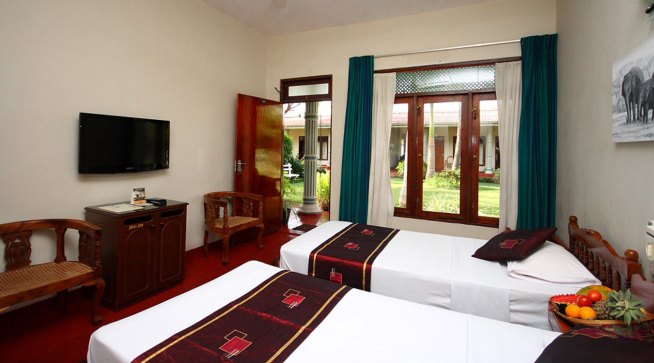 Facilities of Hotels Rooms - Empress Court